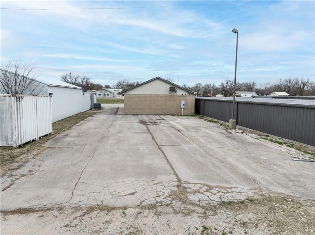 1621 W Main Street — photo 14