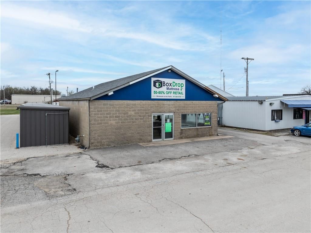1621 W Main Street — photo 17