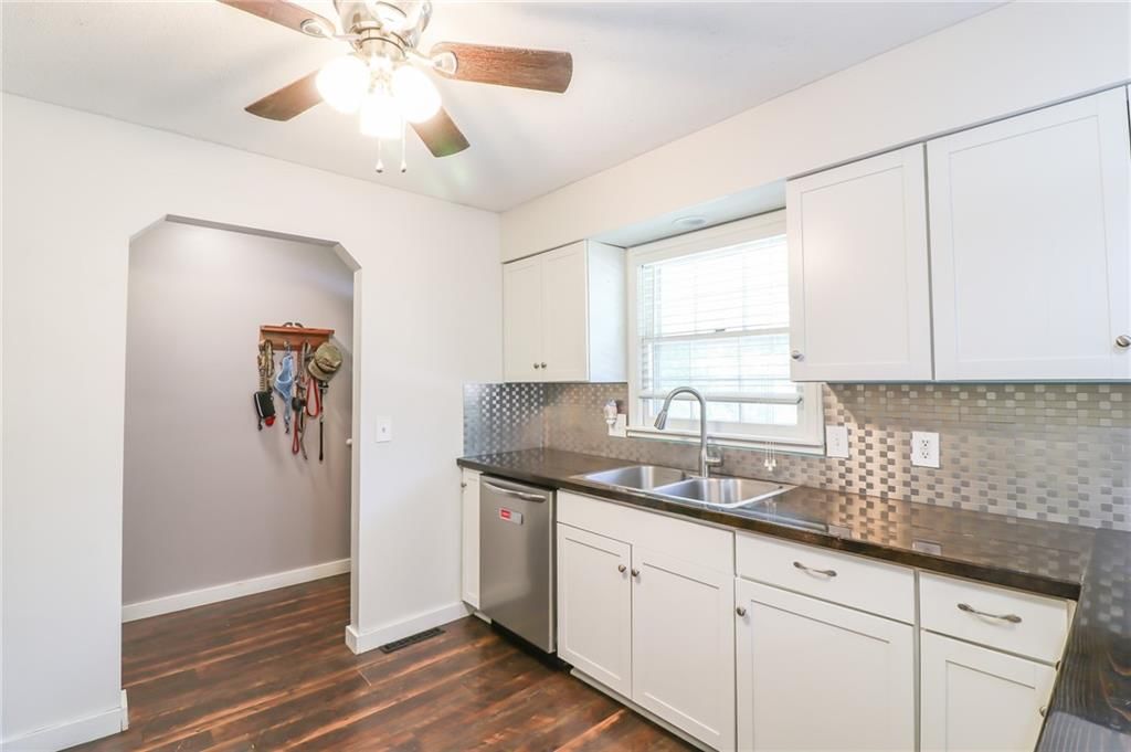 308 Acorn Place — photo 10