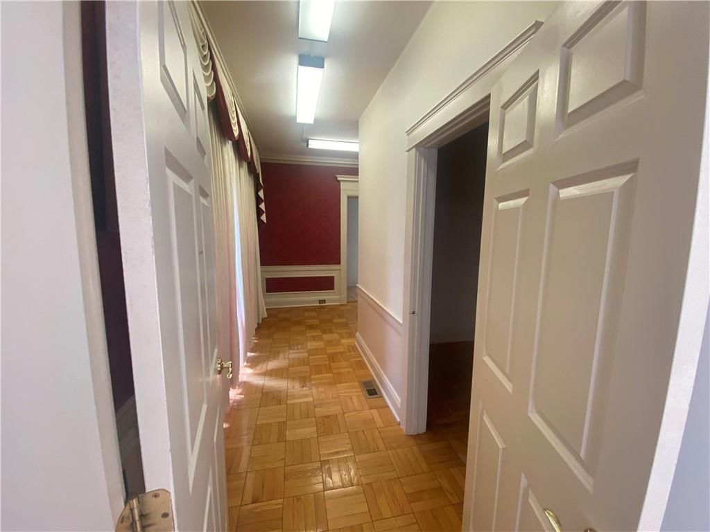 8 Country Club Road — photo 16