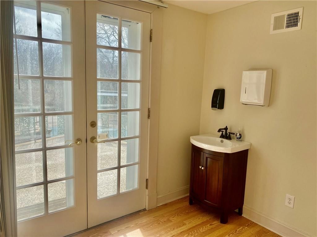 8 Country Club Road — photo 19