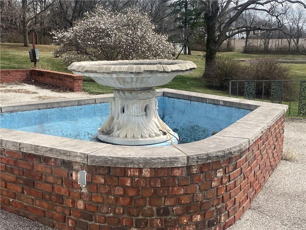 8 Country Club Road — photo 47