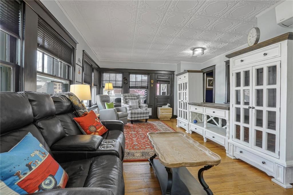 1601 W Main Street — photo 32