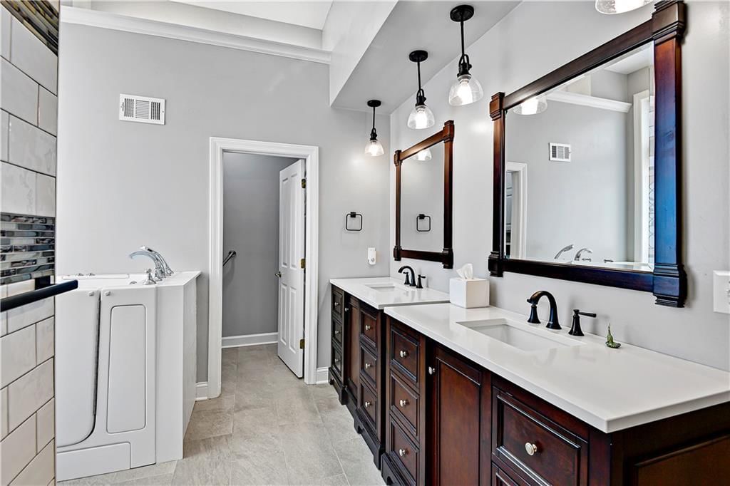 6409 W 92 Street — photo 26