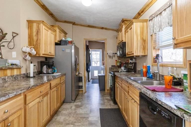 2028 Sunset Drive — photo 3