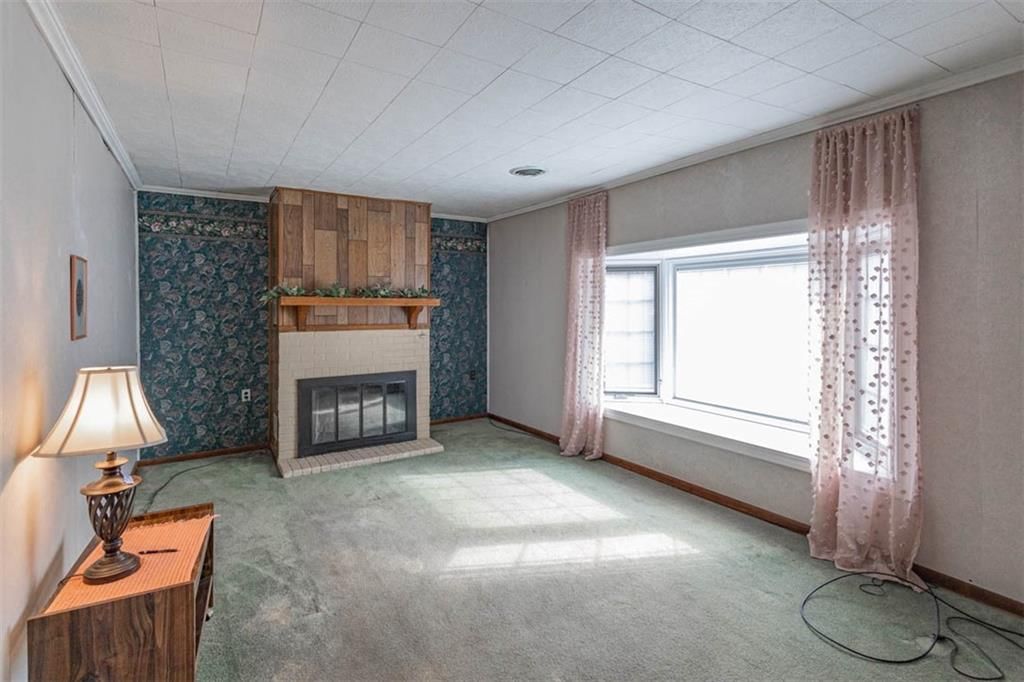 1110 S Hickory Street — photo 8
