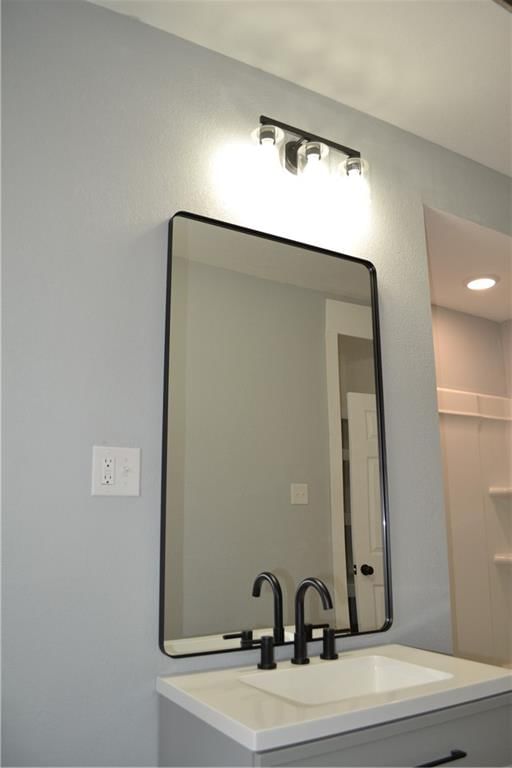660 Elmdale N/A — photo 20