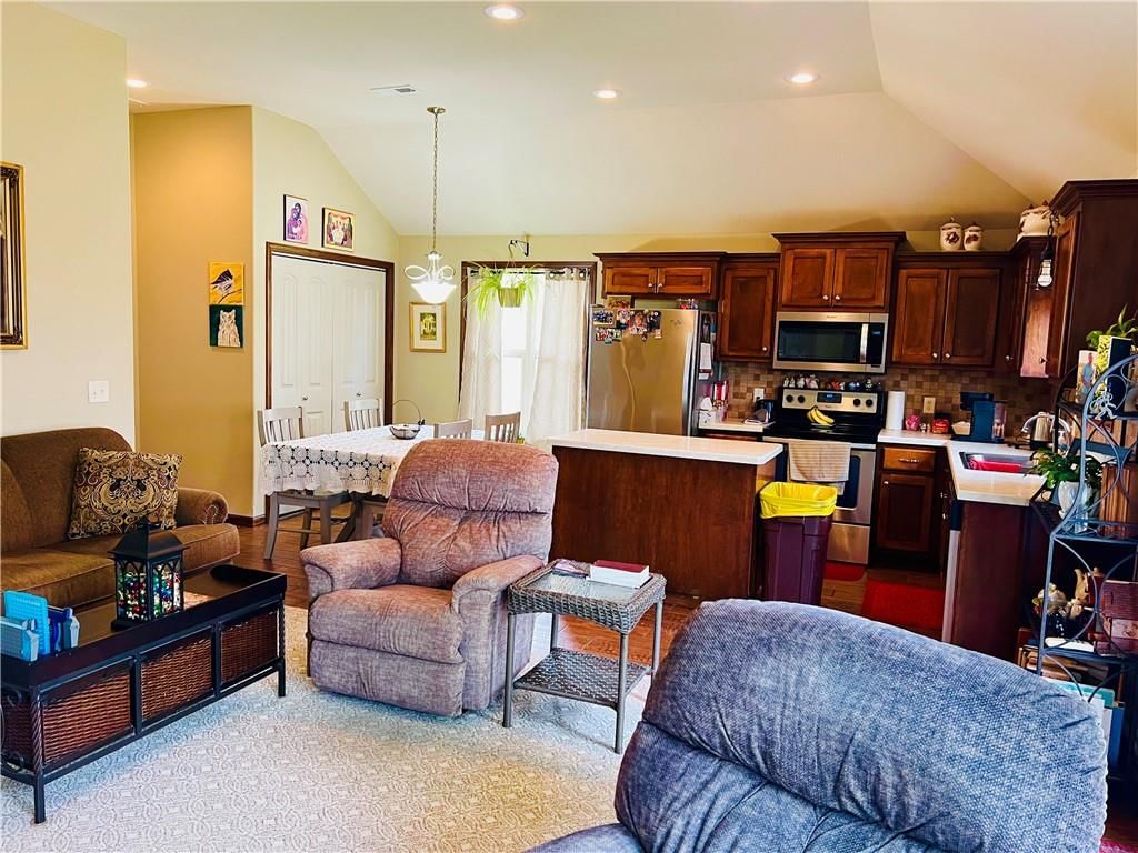 2607 Meadow Ridge Drive — photo 4