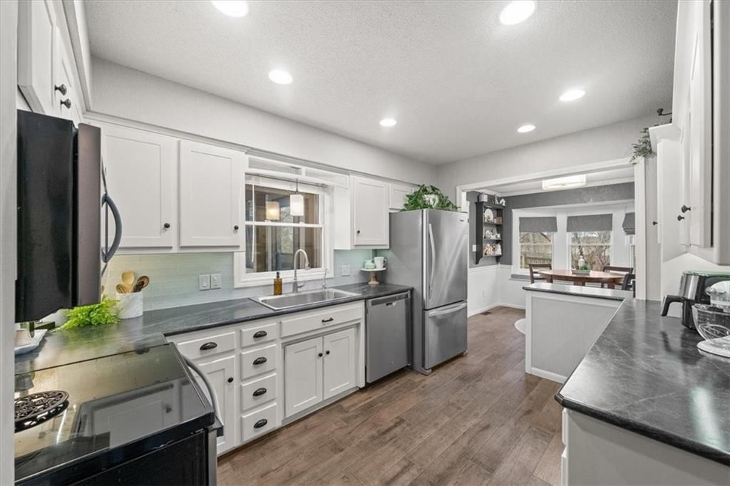 208 N Roosevelt Street — photo 12