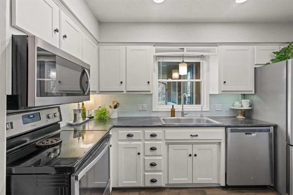 208 N Roosevelt Street — photo 14