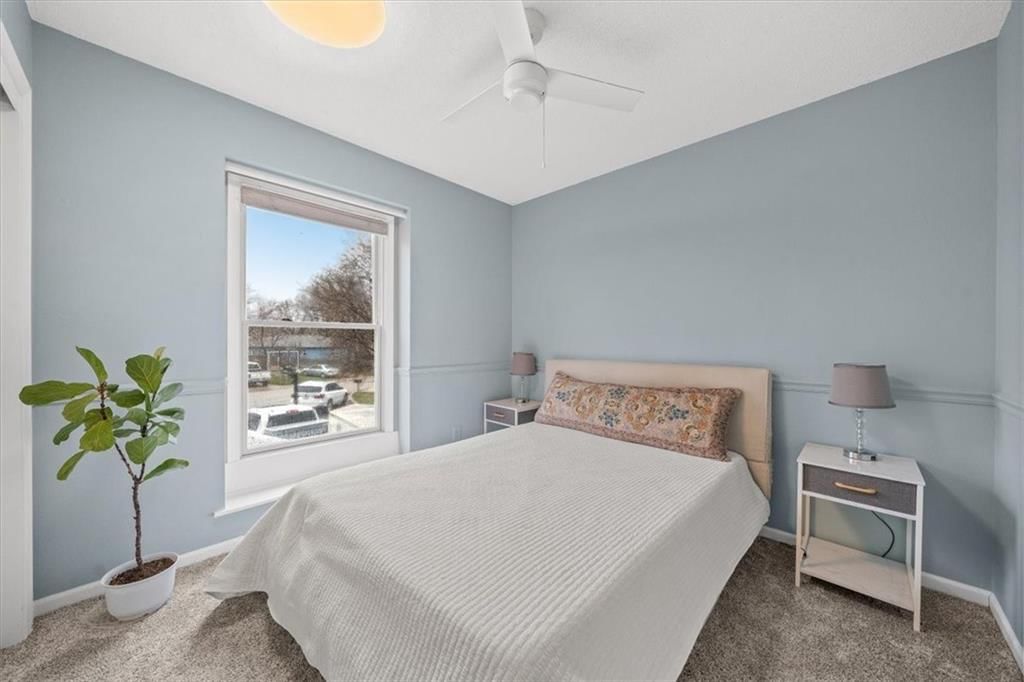 208 N Roosevelt Street — photo 19