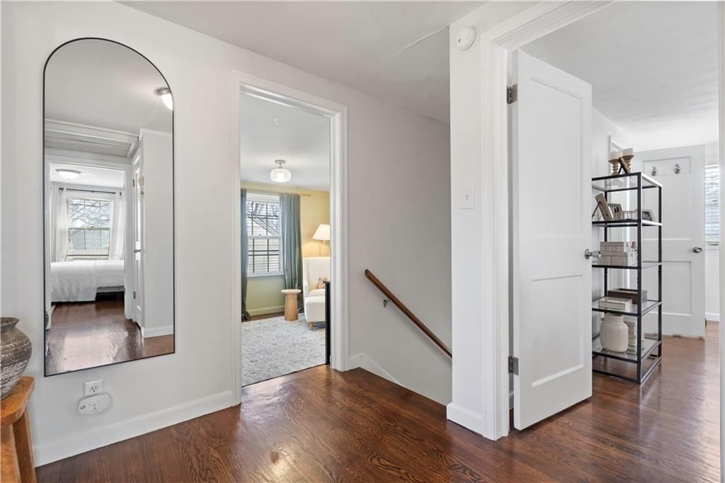5538 Roe Avenue — photo 23