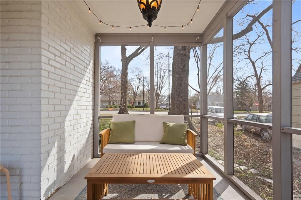 5538 Roe Avenue — photo 31