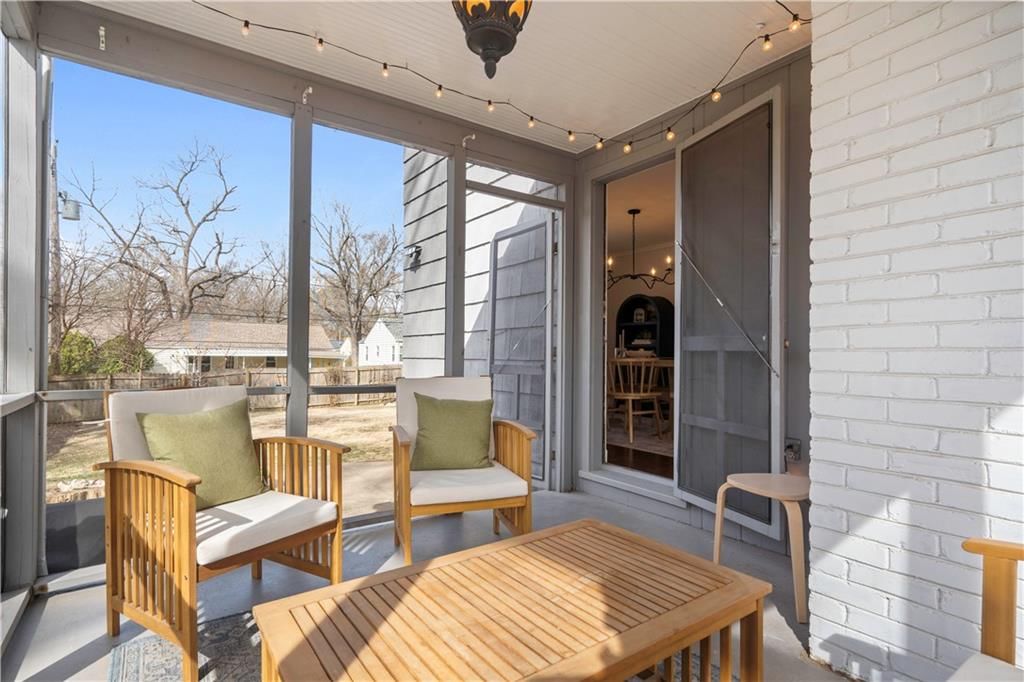 5538 Roe Avenue — photo 32
