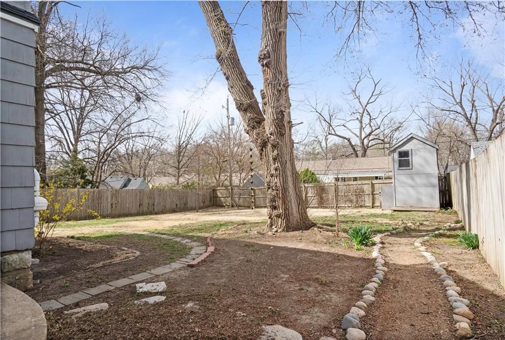 5538 Roe Avenue — photo 33