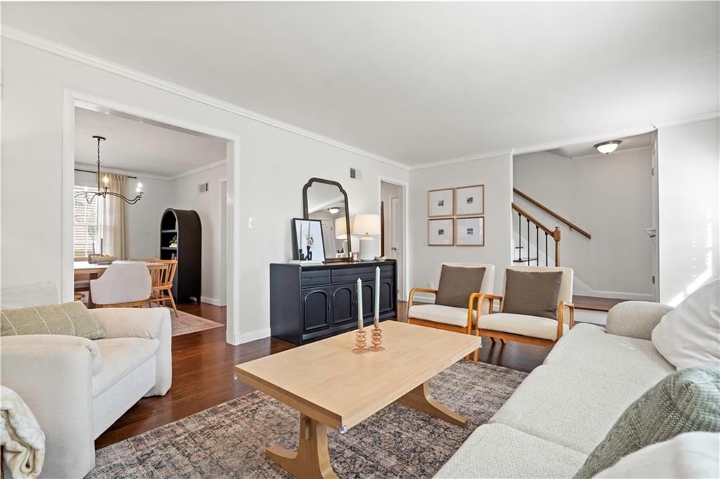 5538 Roe Avenue — photo 7