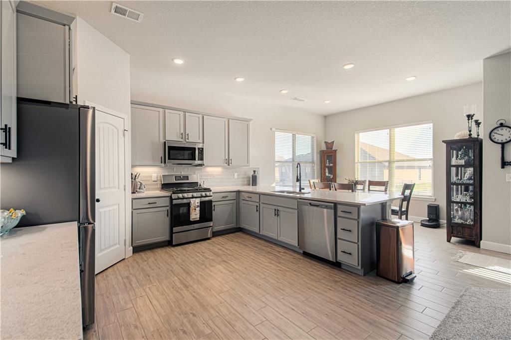 7525 Apache Drive — photo 10