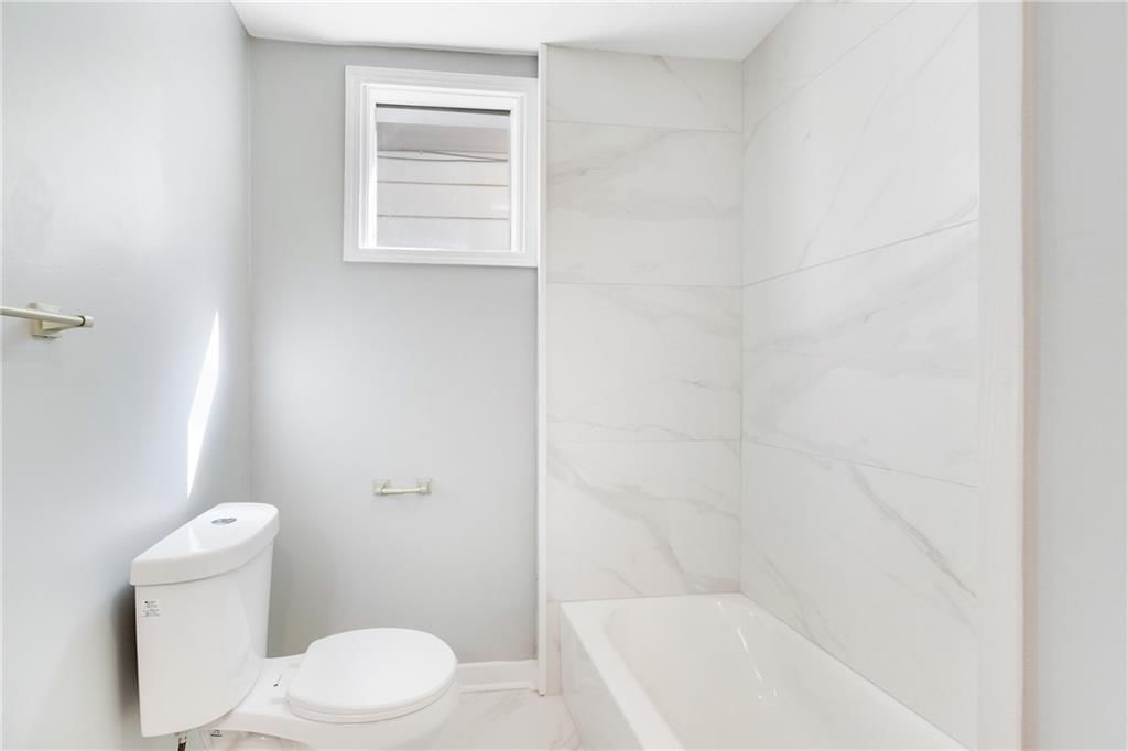 628 Northrup Avenue — photo 19