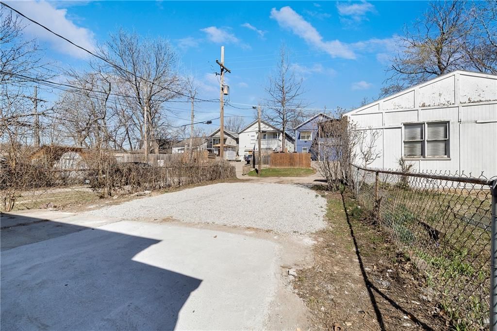 628 Northrup Avenue — photo 42