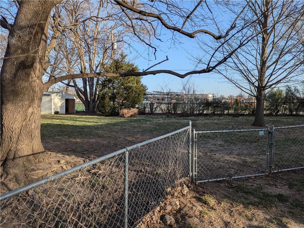 105 NW 19th Street — photo 35