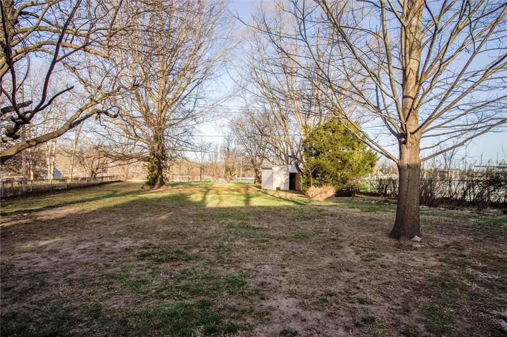105 NW 19th Street — photo 38