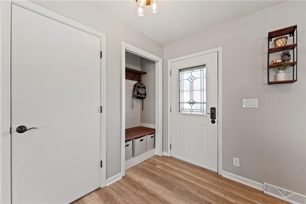 5615 Meadow Heights Drive — photo 5