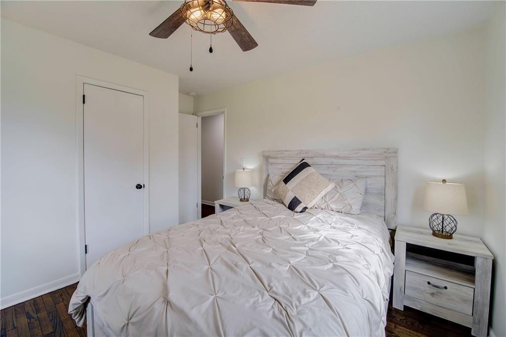 1209 Thompson Street — photo 14