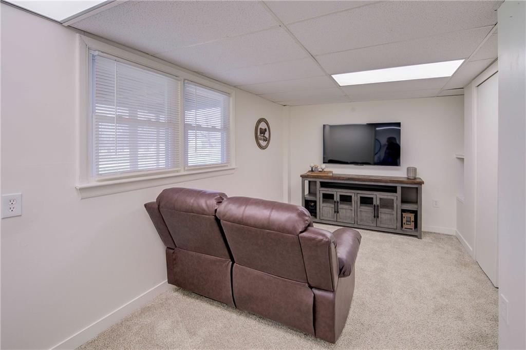 1209 Thompson Street — photo 21