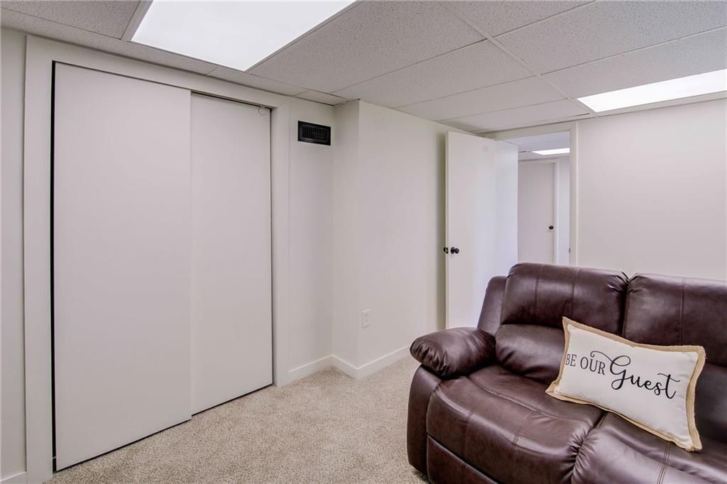 1209 Thompson Street — photo 22
