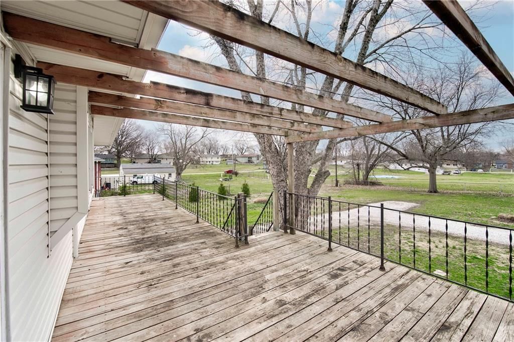 1209 Thompson Street — photo 31