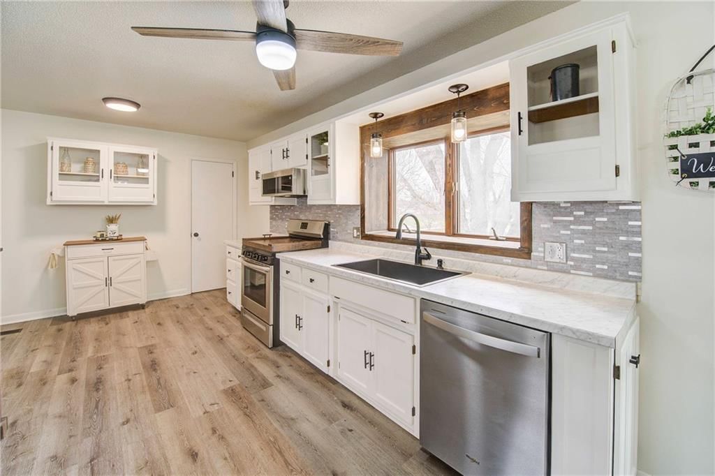 1209 Thompson Street — photo 8