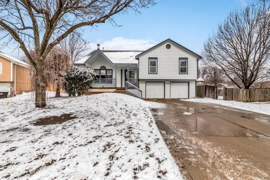 1706 Joyce Circle, Greenwood, MO