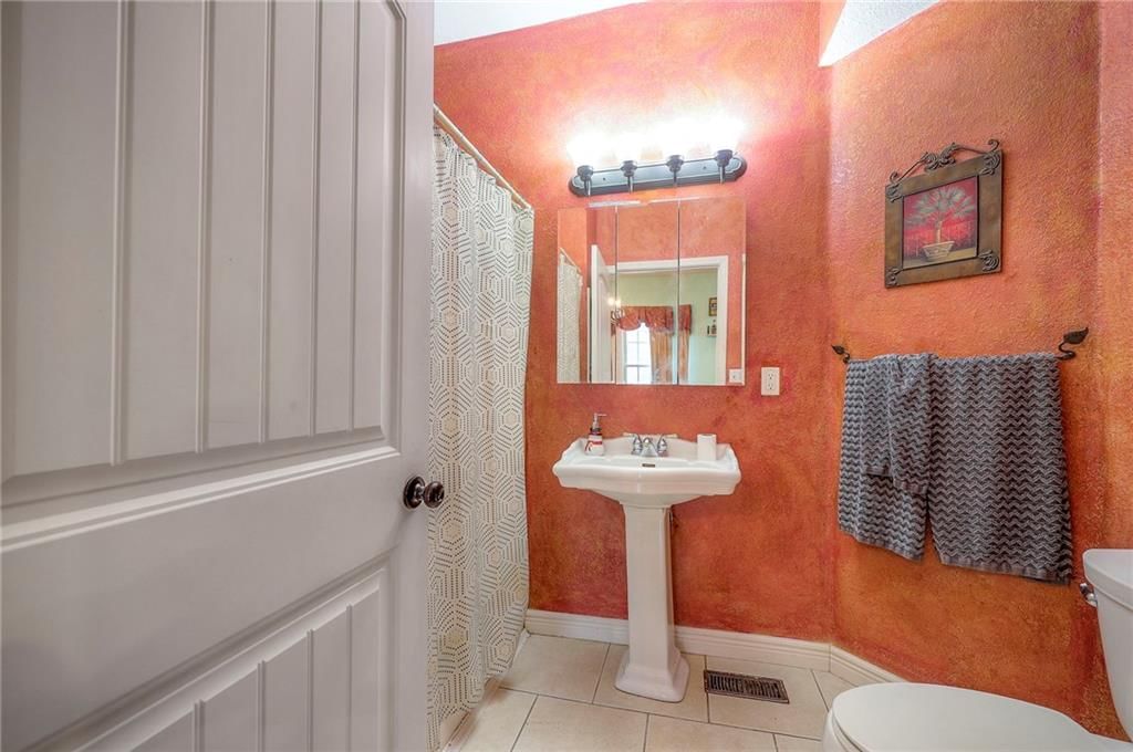 104 Temple Avenue — photo 14