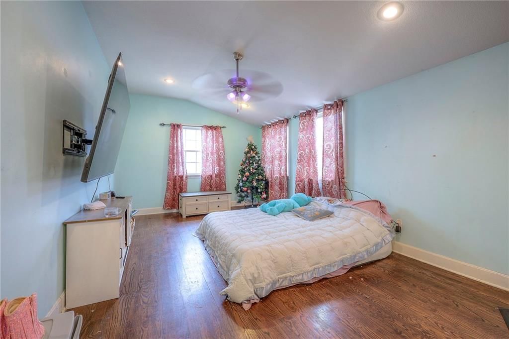 104 Temple Avenue — photo 15