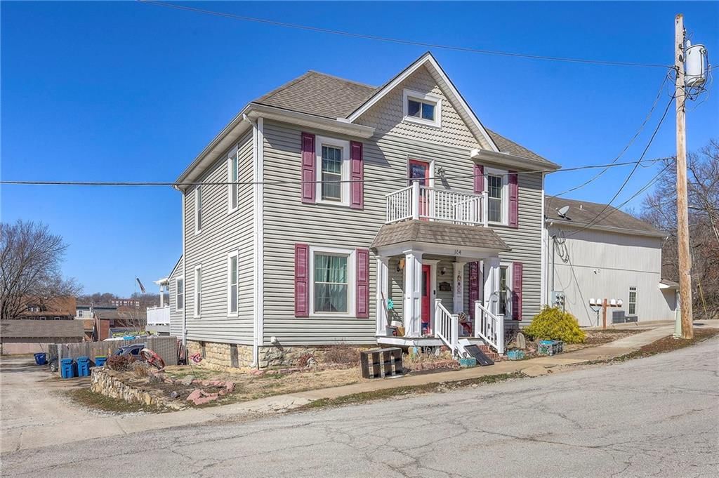 104 Temple Avenue — photo 32