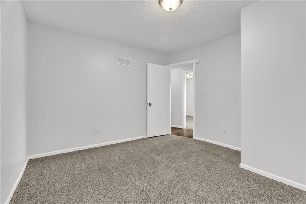 7826 N Garfield Avenue — photo 16