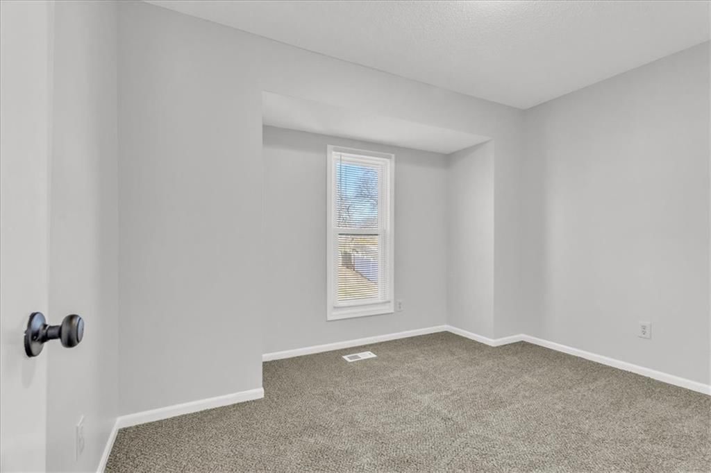 7826 N Garfield Avenue — photo 17