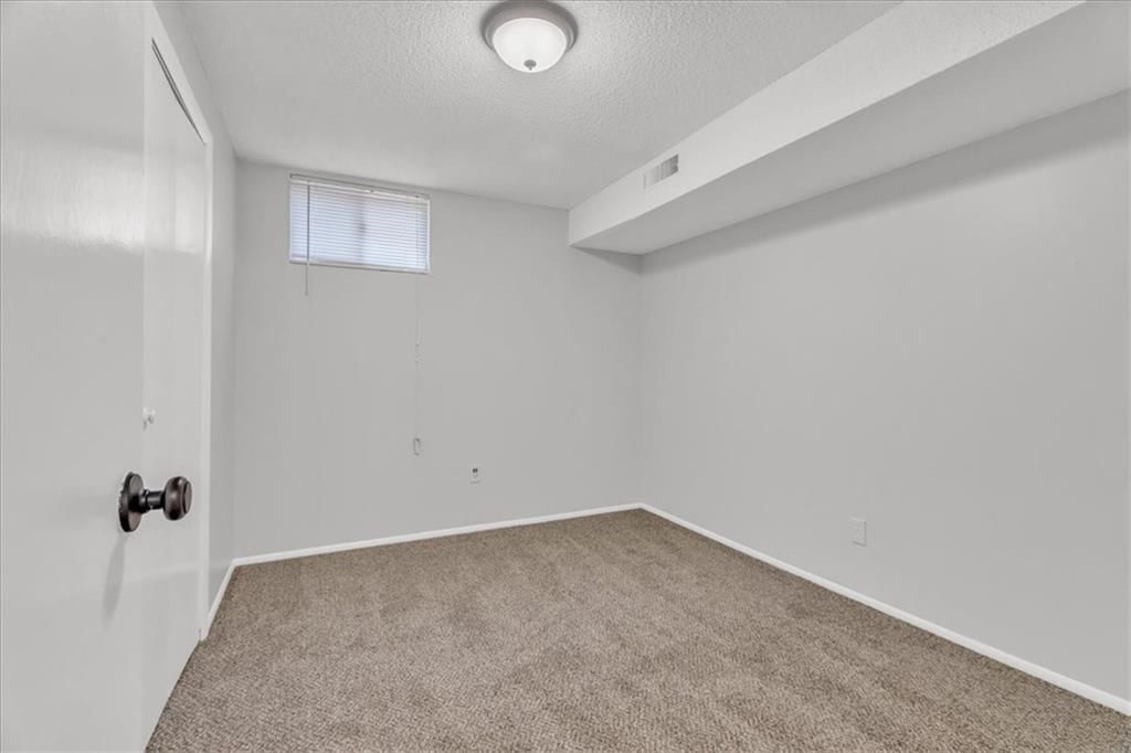 7826 N Garfield Avenue — photo 25