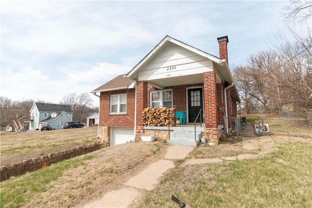 2205 Blackwell Road — photo 4