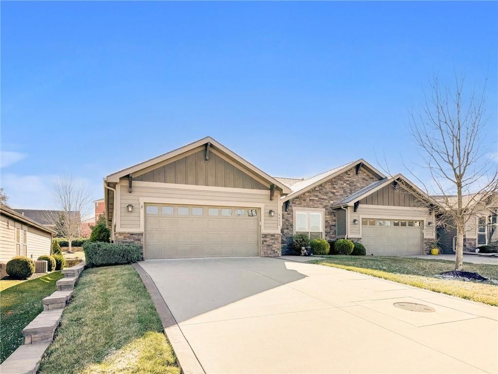 5621 Chimney Rocks Circle — photo 2