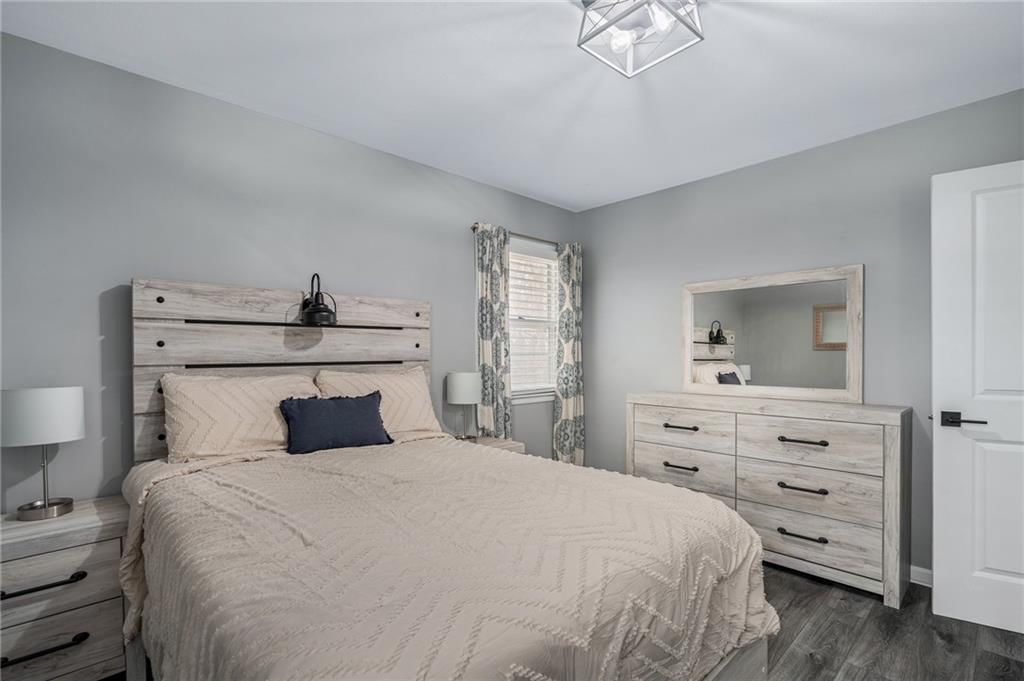 1126 S 45th Terrace — photo 18