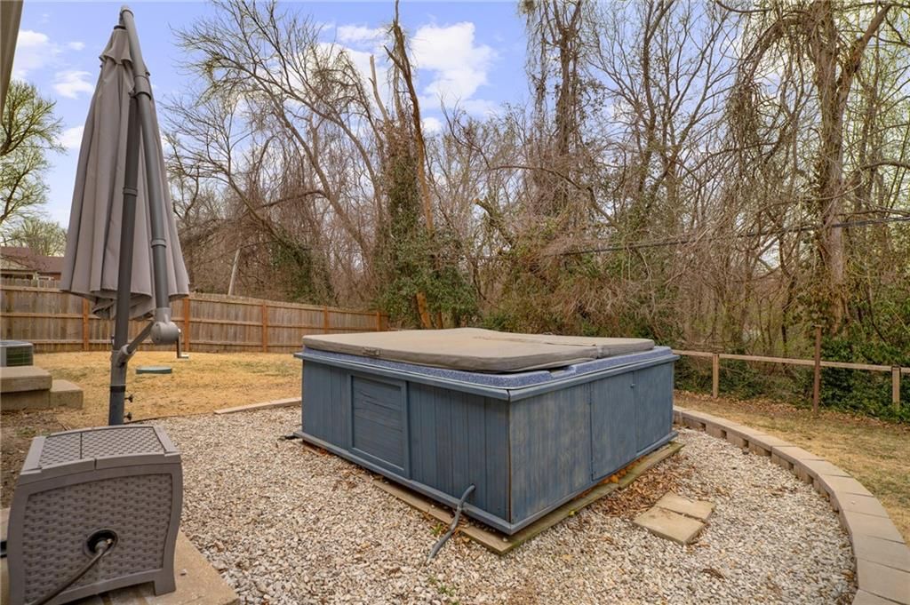 1126 S 45th Terrace — photo 21