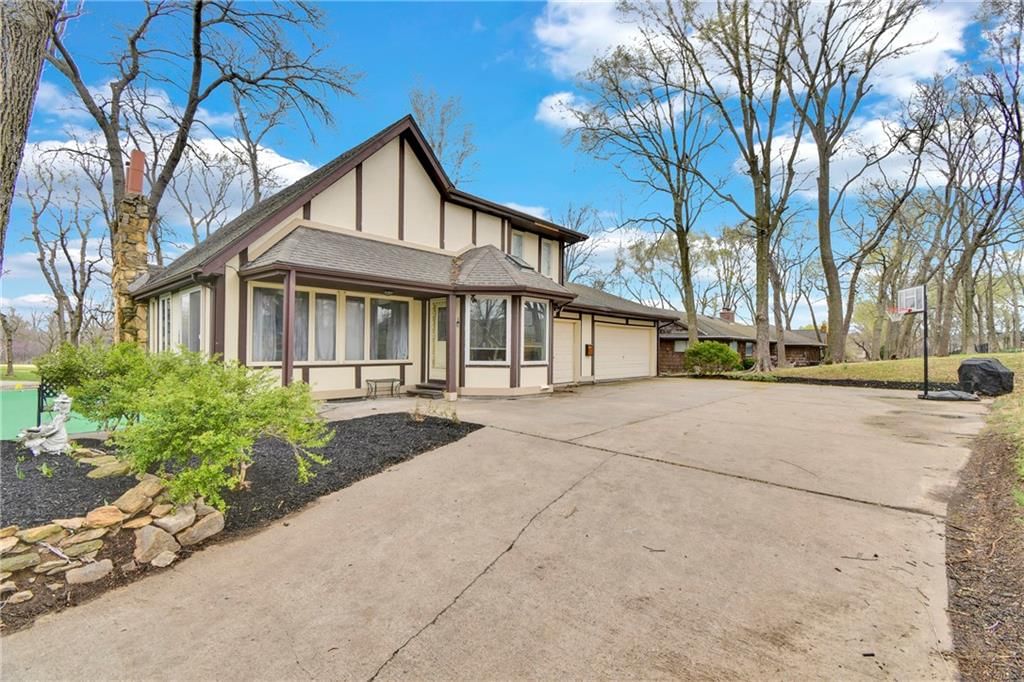Photo 2 of 29 - 12651 Quail Hollow Drive
