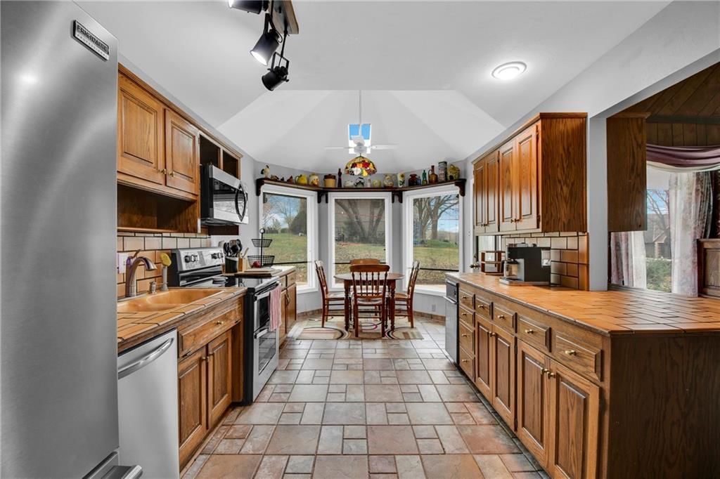 Photo 9 of 29 - 12651 Quail Hollow Drive