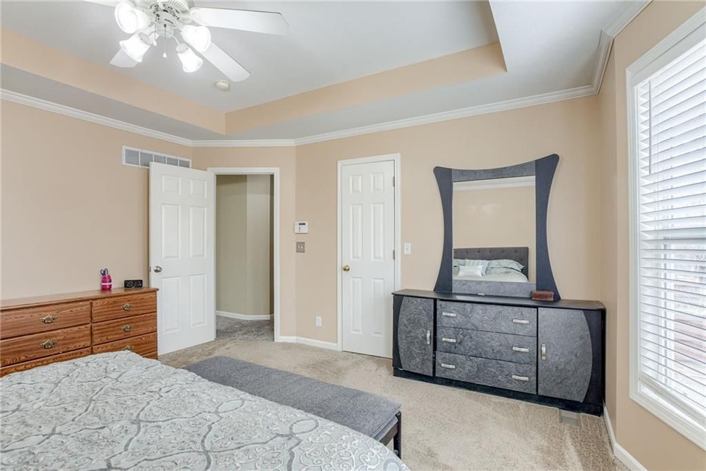 864 E Lanesfield Street — photo 13