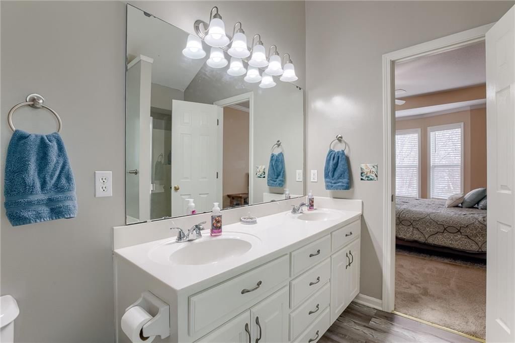 864 E Lanesfield Street — photo 15