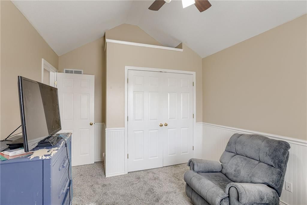 864 E Lanesfield Street — photo 20