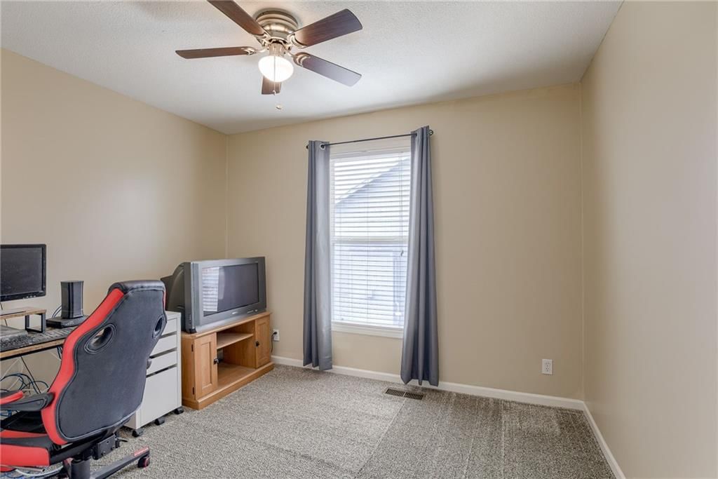 864 E Lanesfield Street — photo 22