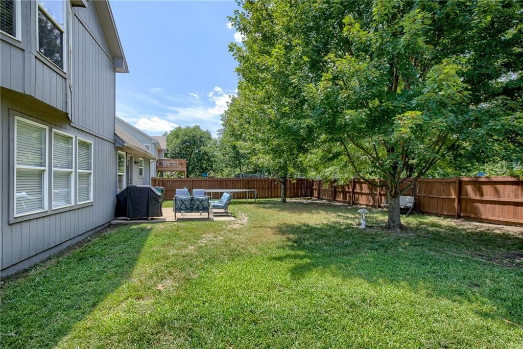 864 E Lanesfield Street — photo 31