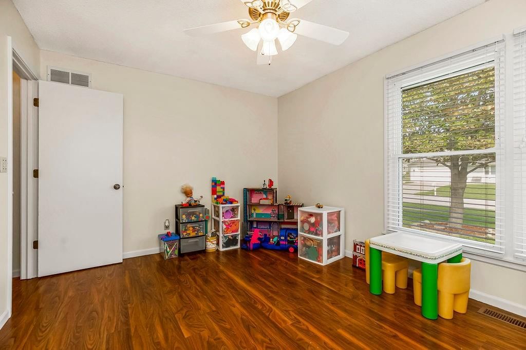 626 N Sycamore Street — photo 19